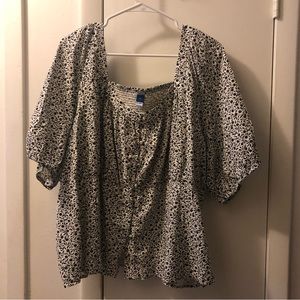 Woman’s Old Navy top size 3X